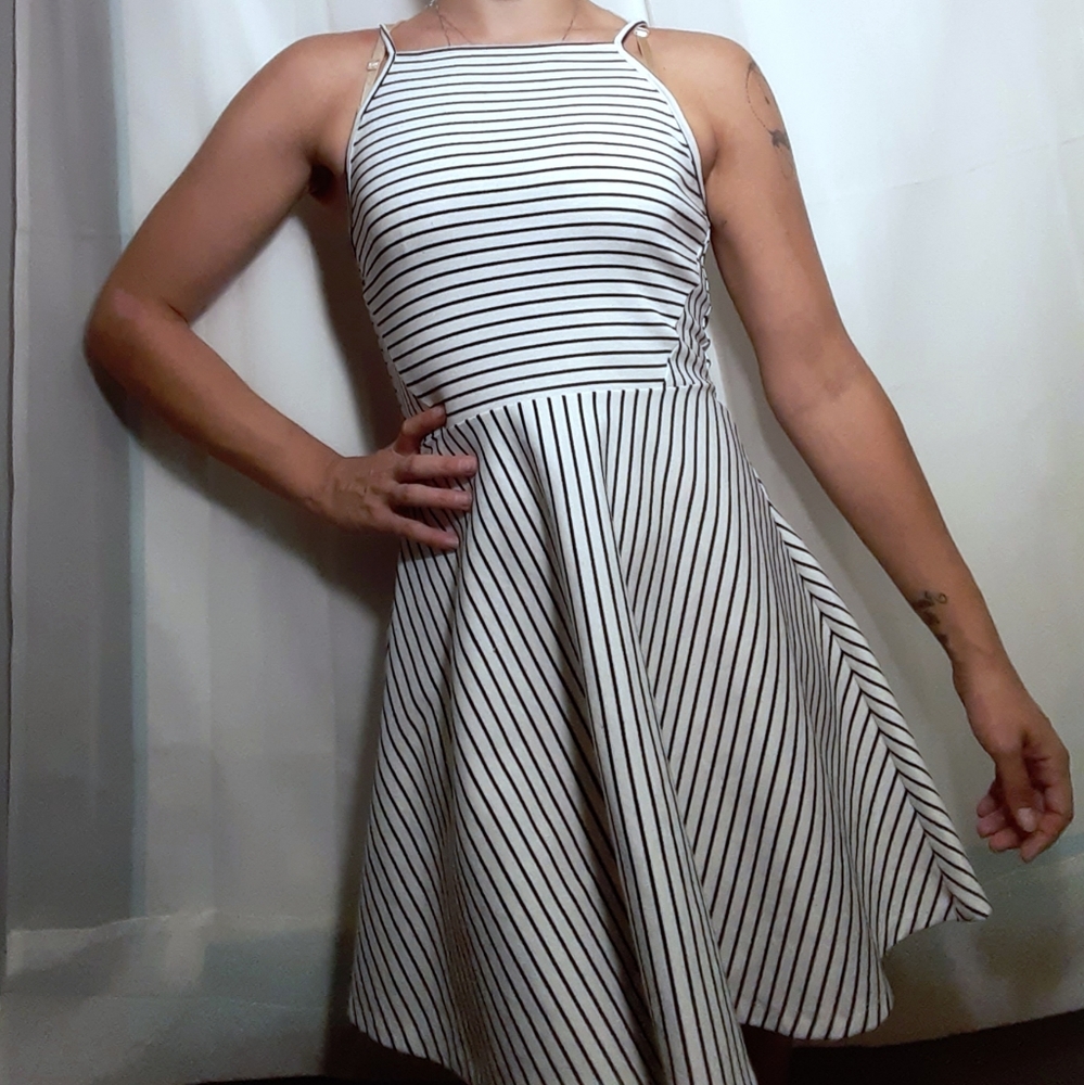 Divided sz8 striped dress